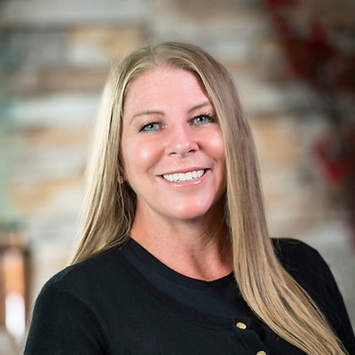 Staff-Member-at-Mark-Arooni-DDS